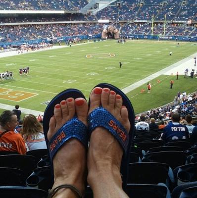 BARE.PAINTED.TOES