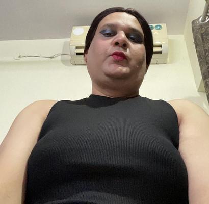 Shemale Monica M In Whod in Black Skirt